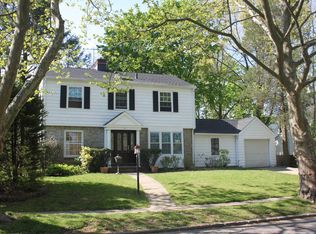 54 Oxford Blvd, Great Neck, NY 11023