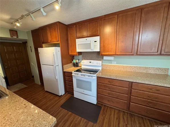 2825 S King St APT 1204, Honolulu, HI 96826