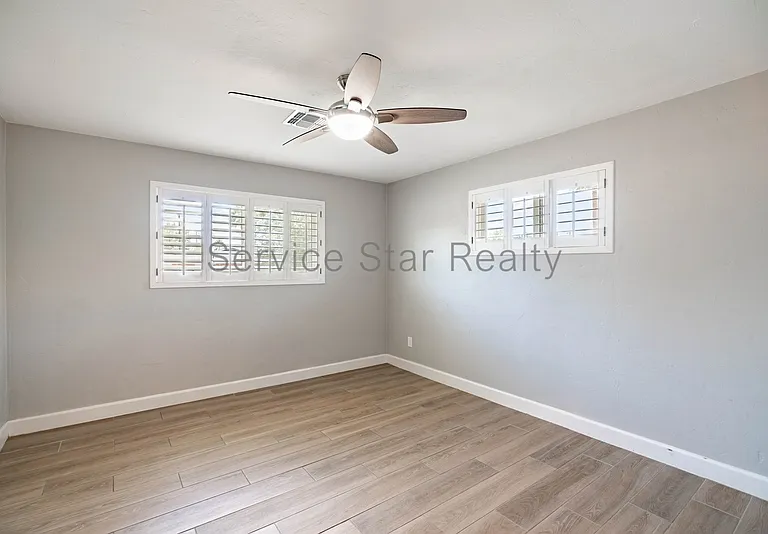 1946 E Rancho Dr — Photo 18