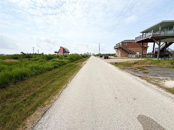 3rd image of Waco Rd