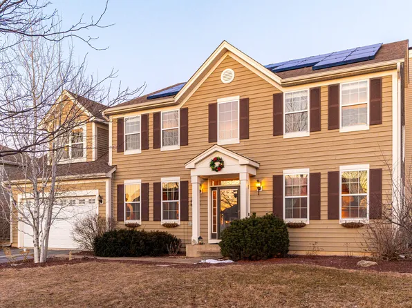 121 Preakness Dr, Oswego, IL 60543