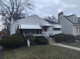 1083 Webster Ln, Des Plaines, IL