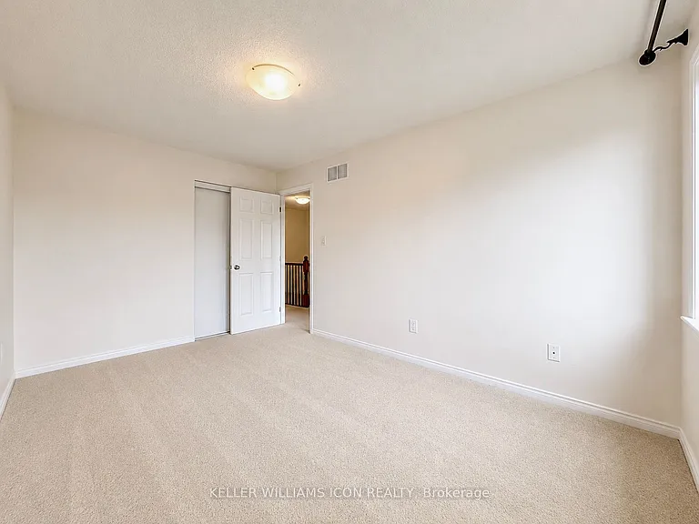 170 Laramie Cres — Photo 21
