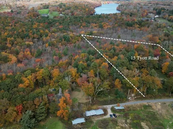 15 Tyott Road, Pomfret, CT 06259