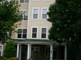 310 High Gables Dr APT 202, Gaithersburg, MD 20878