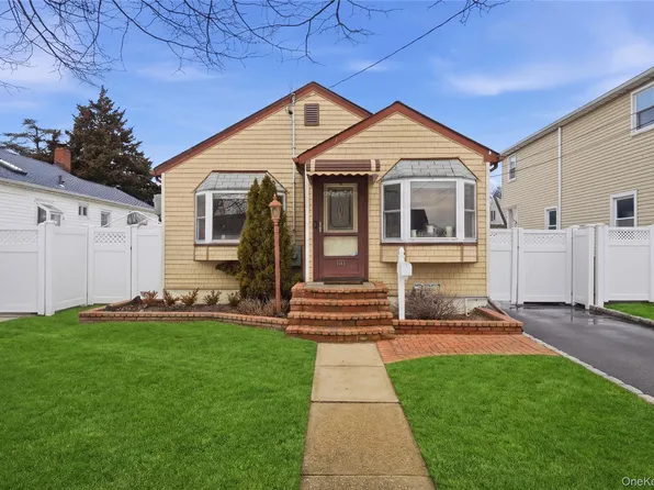 3031 Lowell Avenue, Wantagh, NY 11793