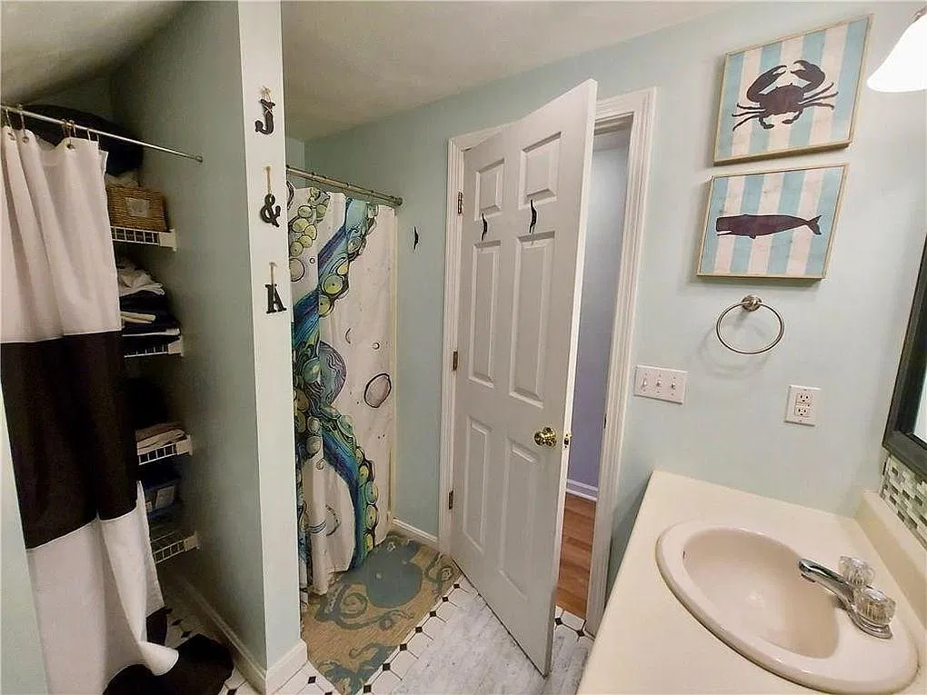 5 bed, 1741 sqft, $5,000 — Photo 4