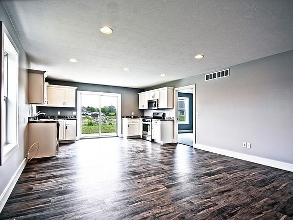 3rd image of 1628 Clover Creek Ln