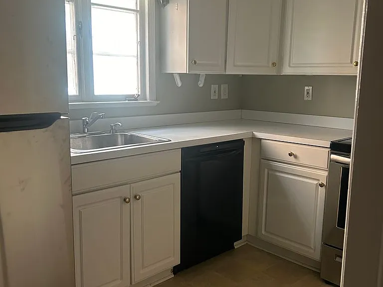 1 bed, 1.0 bath, 1054 sqft, $1,925 — Photo 2
