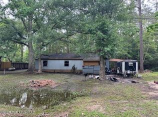 2220 Falcon Rd, Gautier, MS 39553