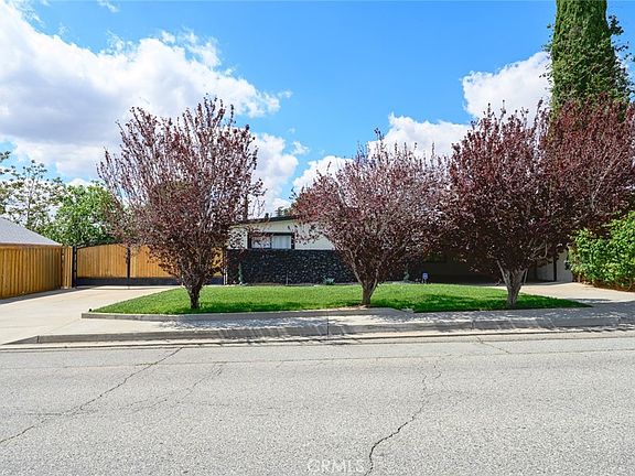 2nd image of 1057 N Alessandro Rd