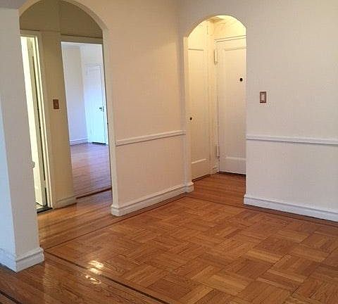 Dining Room and Entry Alcolve