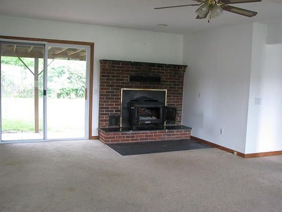 Big Living Room with Fireplace