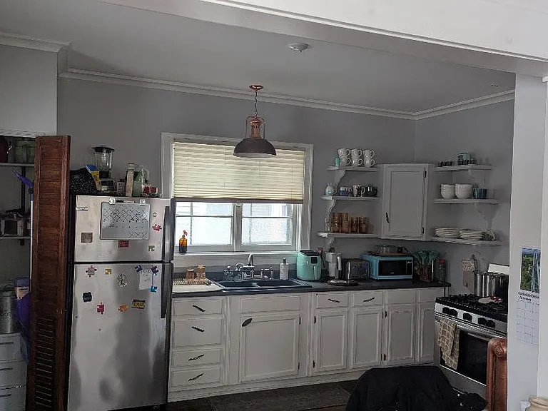 1099 Park Ave #1 — Photo 9