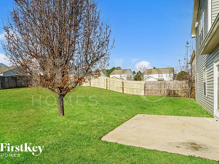 245 N Weststone Blvd — Photo 15