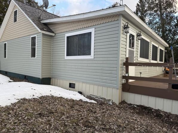 4686 Lakeview Ave, Silverwood, MI 48760