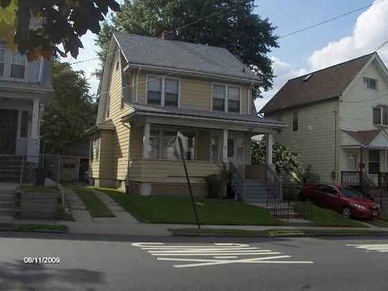 244 Nicholas Ave photo 1