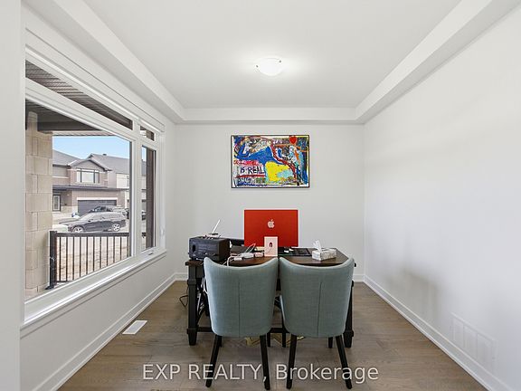 4th image of 137 Shelleright St