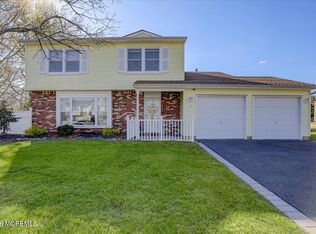 16 Regina Dr, Howell, NJ