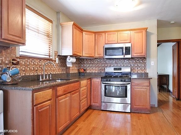 4th image of 4025 N Overhill Ave