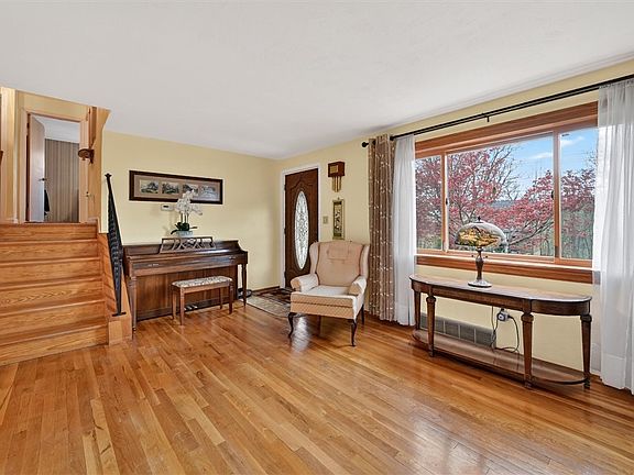 4th image of 841 Blue Ridge Rd