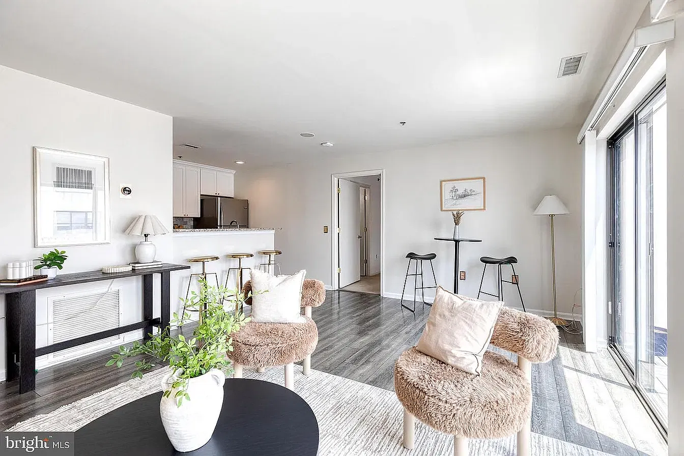 2 bed, 1100 sqft, $2,795 — Photo 4
