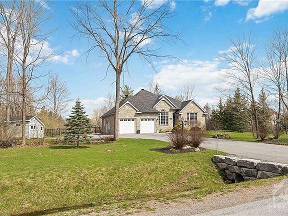 2nd image of 136 Beach Hts