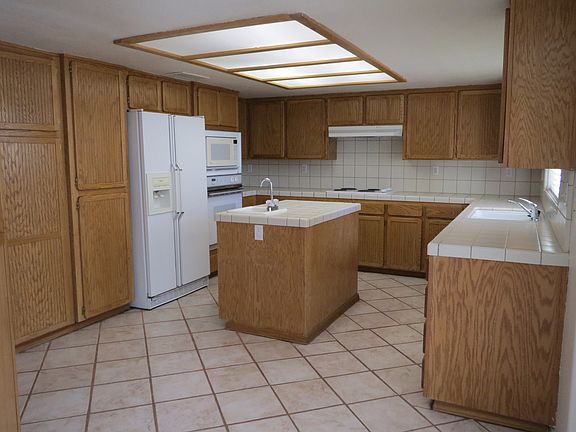 2nd image of 7653 N Meridian Ave