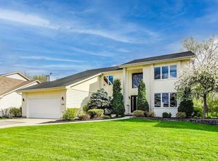 1448 Plum Grove Ct, Carol Stream, IL 60188