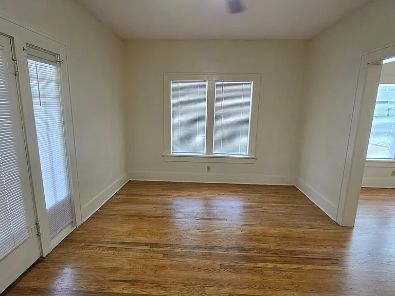 807 W Franklin St #807 — Photo 5
