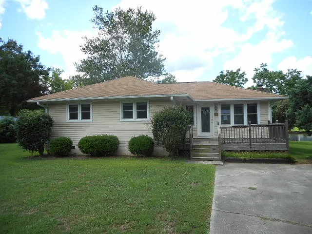 425 Clearview Ct photo 1
