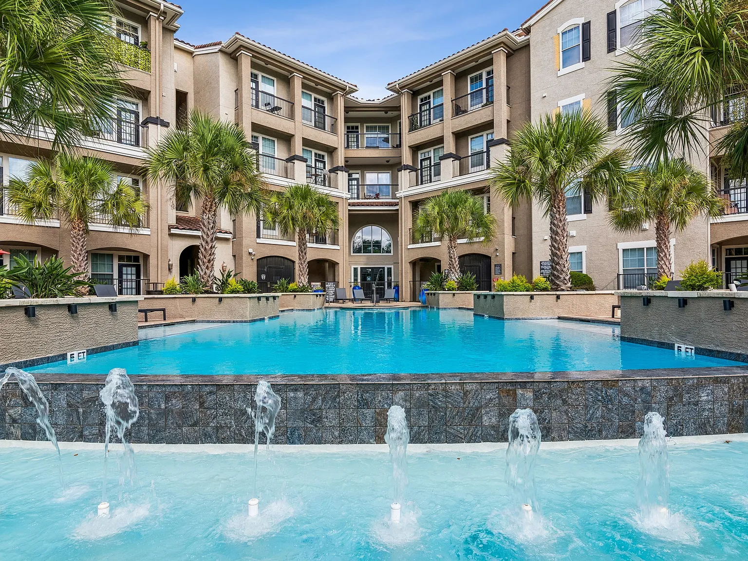 Santoro — Photo 1