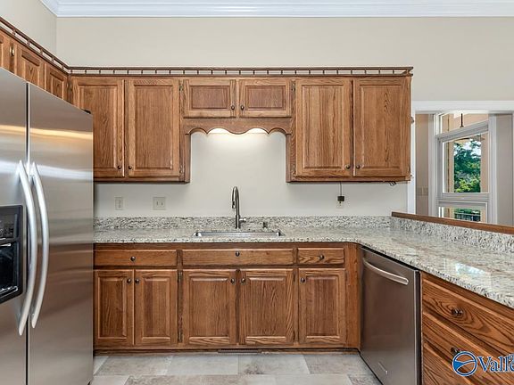 5th image of 308 Bay Hill Way SW