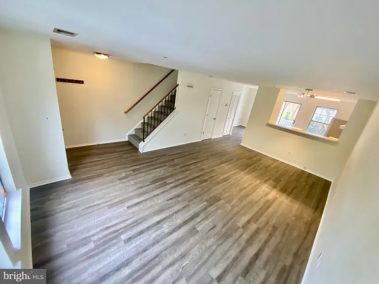 1468 Nestlewood Ct — Photo 5