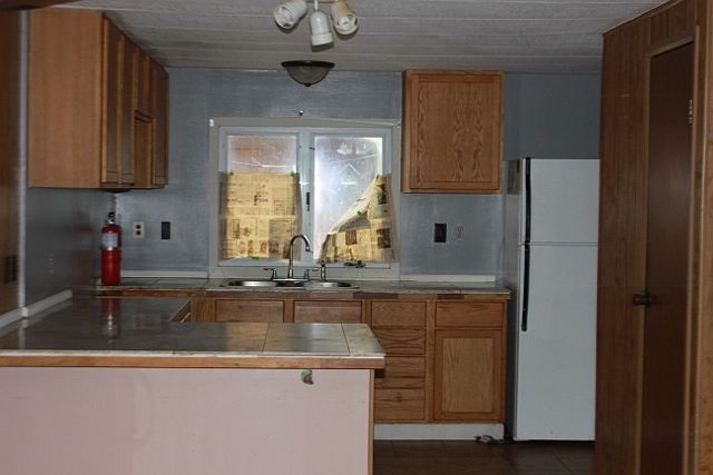 2nd image of 123 N Douglas St