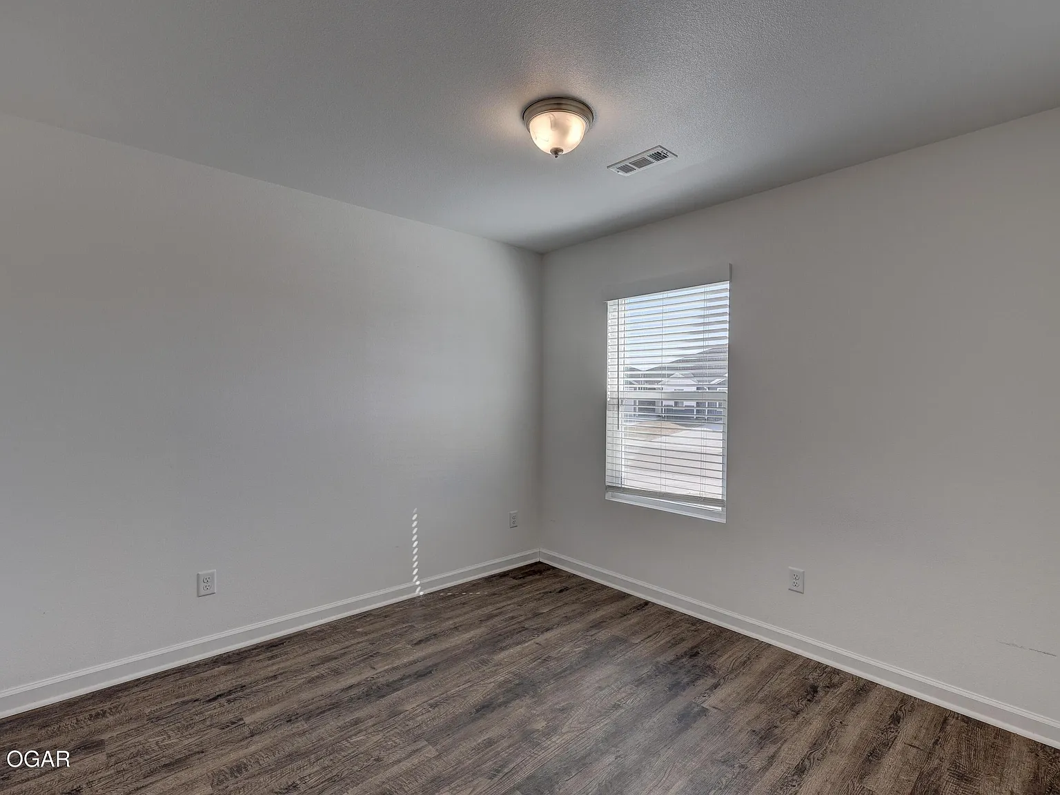 3 bed, 2.0 bath, 1445 sqft, $1,399 — Photo 4