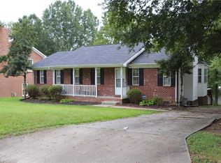 119 W Lakefield Dr, Greensboro, NC 27406