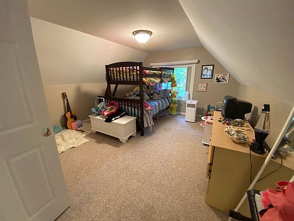 4th image of 510 Center Dr