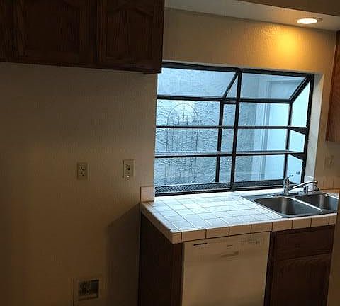 3rd image of 4519 Galbrath Dr