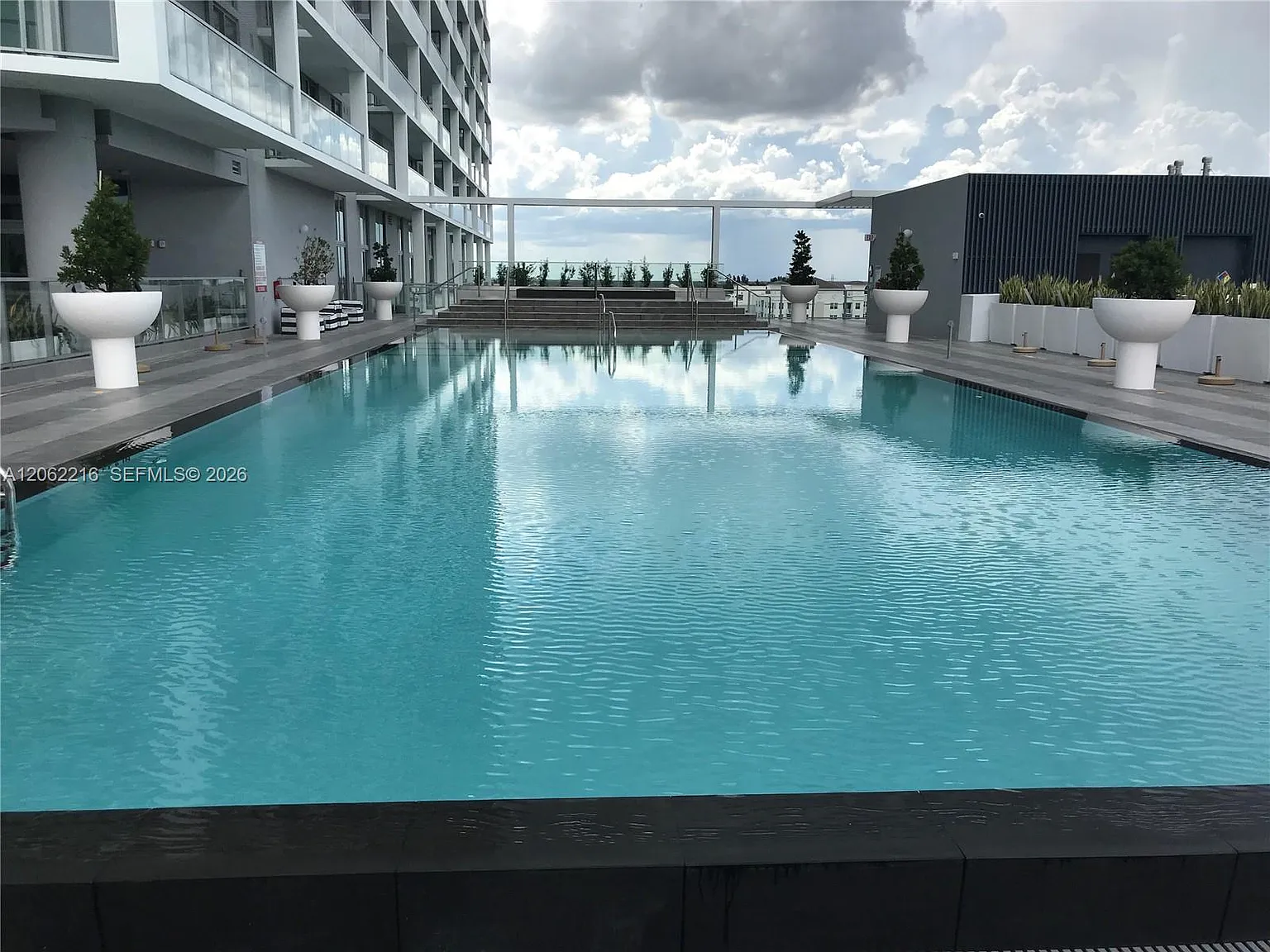 Metropica North Tower One — Photo 3