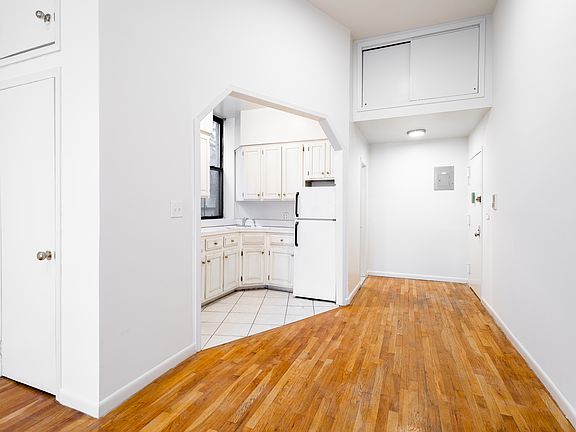 2nd image of 12 W 85th St APT 1A