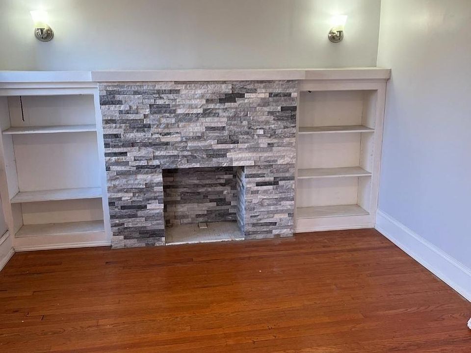 2nd image of 8000 S Komensky Ave