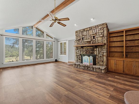 4th image of 6 Nottingham Cir