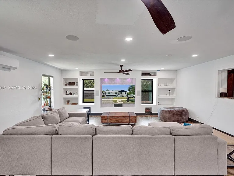 9750 SW 211th St — Photo 9