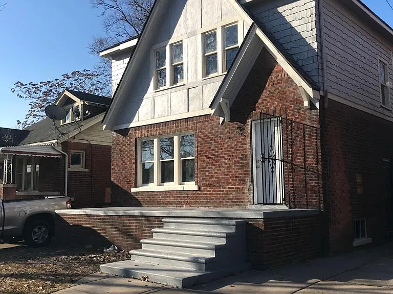 9137 Meyers Rd — Photo 1