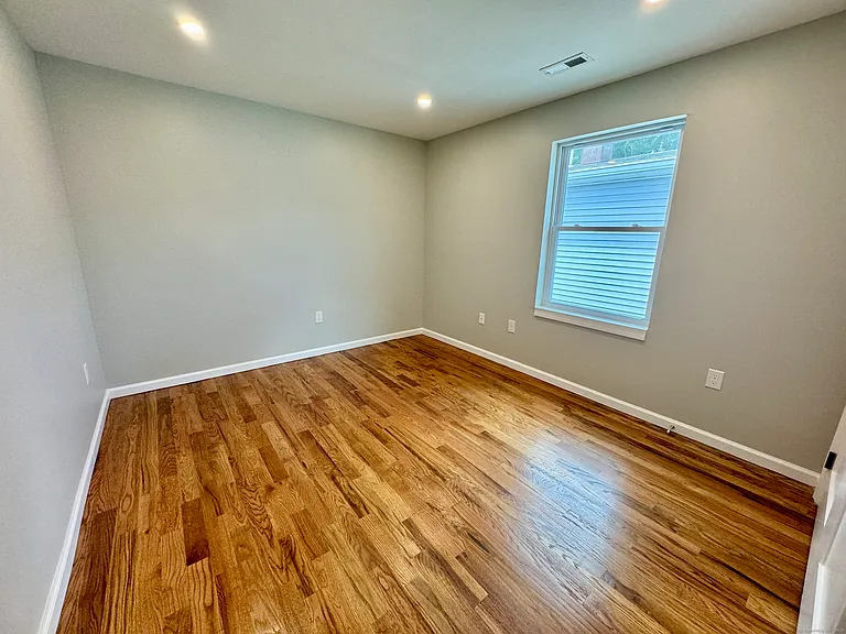 109 Churchill St #3 — Photo 8