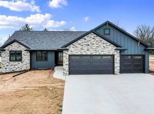 3247 Rockcress Cir, Green Bay, WI 54311