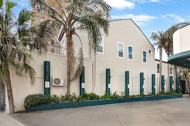 1 bed, 1.0 bath, 330 sqft, $1,099 — Photo 4