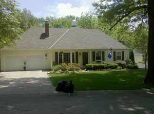 7641 Aberdeen St, Prairie Village, KS 66208