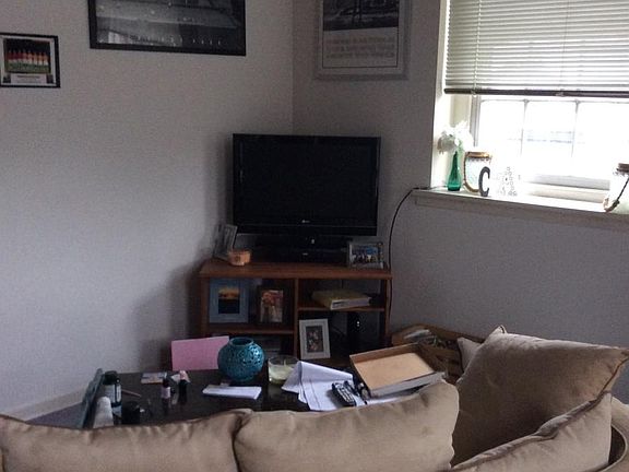 5th image of 2629 Brown St APT 103